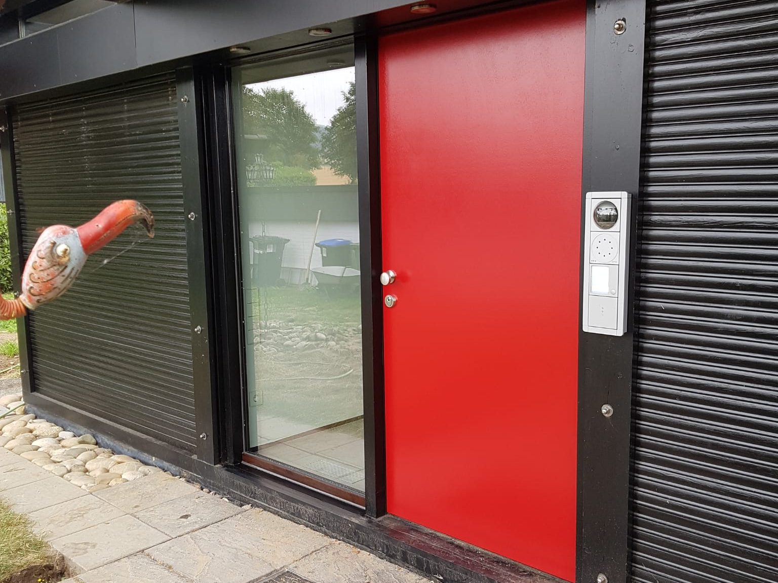 Türanlage eines Huf-Hauses nach der Renovierung